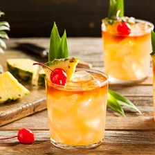 夏日菠萝鸡尾酒