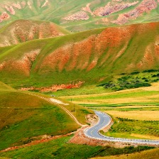 山間蜿蜒公路